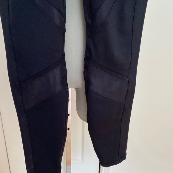 Kendall & Kylie Activewear Bottoms - Picture 6 of 14